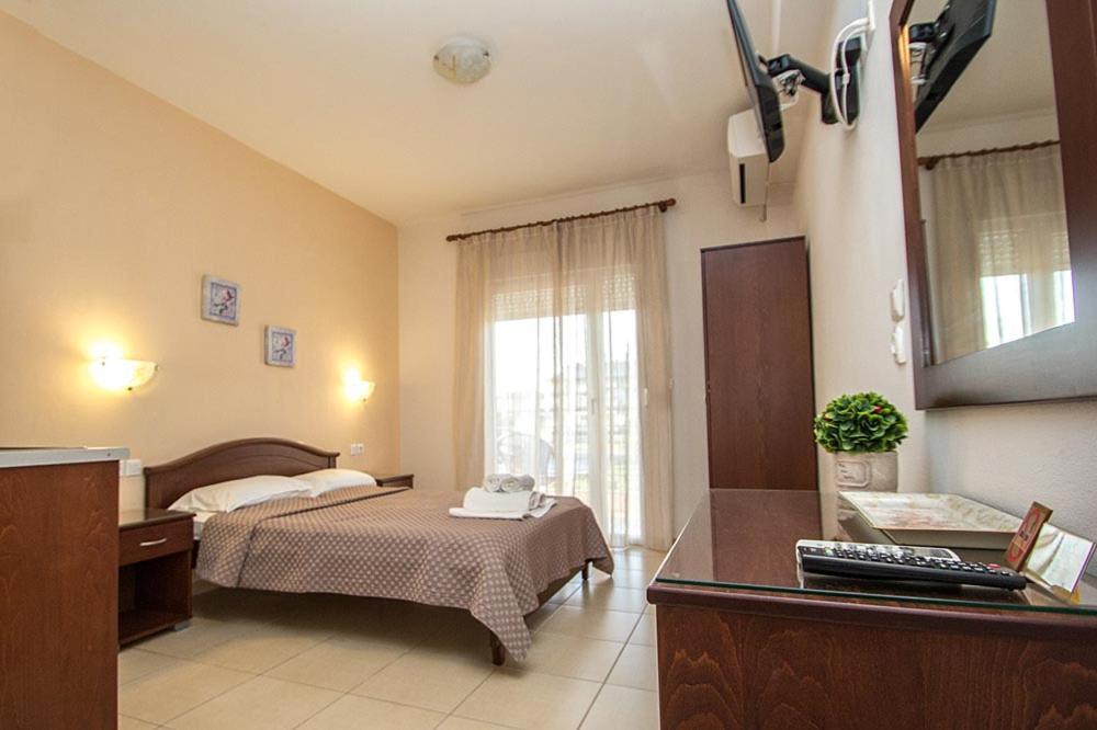Denis Studios And Apartments Paralía エクステリア 写真